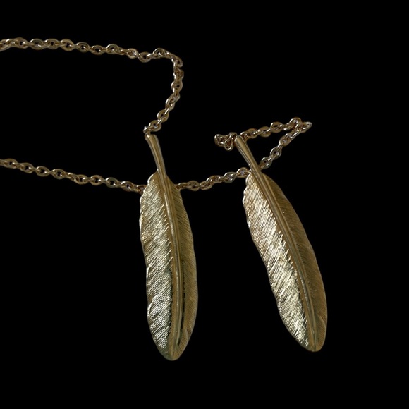 Boho Gold Leaf Lariat Necklace - Picture 3 of 7